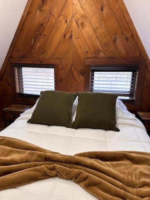 Villa New! Cozy & Modern A-Frame In The Woods W/Hot Tub Tamworth Exterior foto
